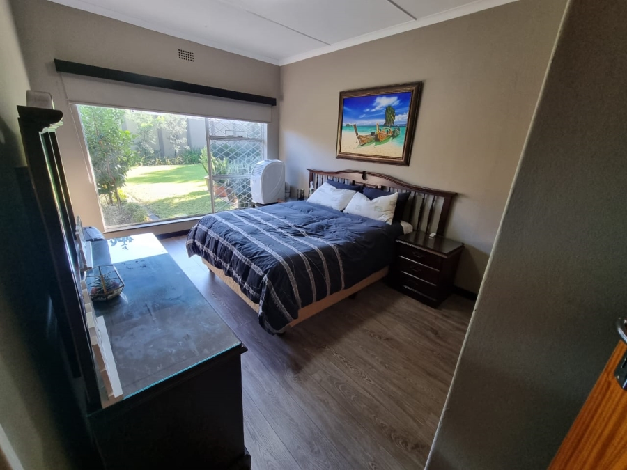 5 Bedroom Property for Sale in Pioneer Park KwaZulu-Natal