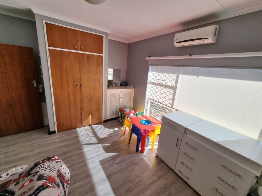 5 Bedroom Property for Sale in Pioneer Park KwaZulu-Natal