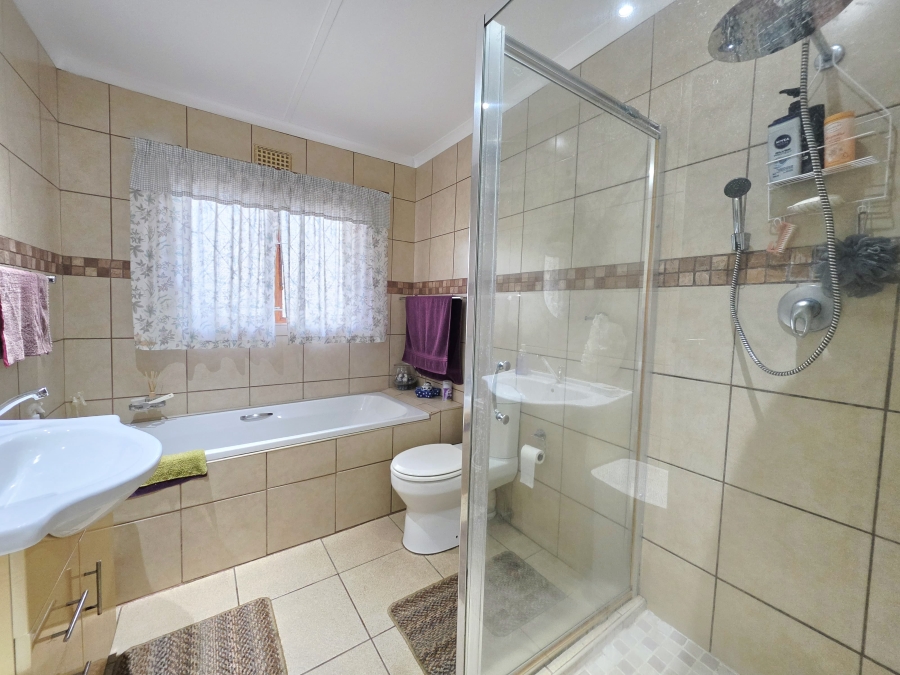 2 Bedroom Property for Sale in Empangeni Central KwaZulu-Natal