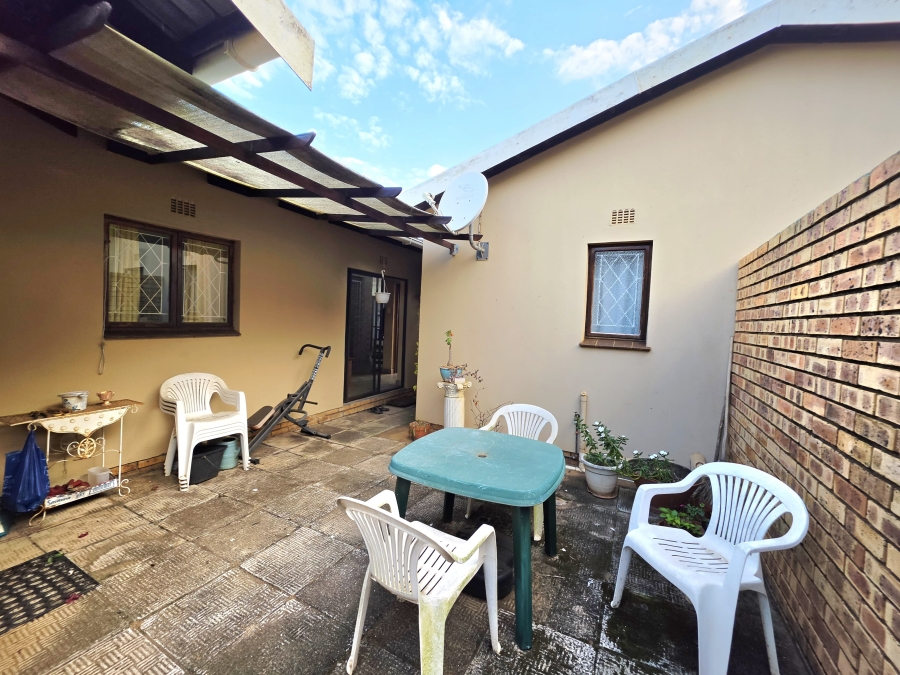 2 Bedroom Property for Sale in Empangeni Central KwaZulu-Natal