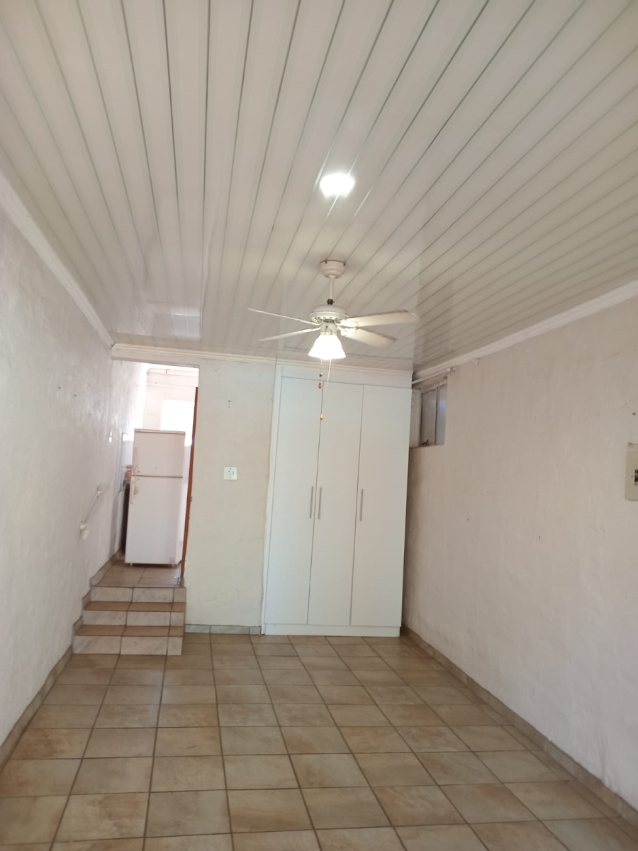 2 Bedroom Property for Sale in Sunnyridge KwaZulu-Natal