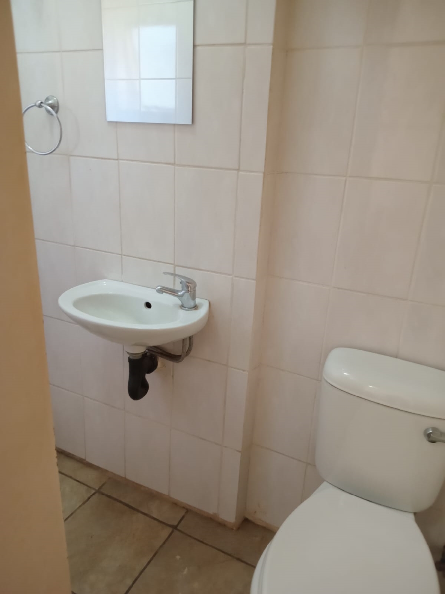 2 Bedroom Property for Sale in Sunnyridge KwaZulu-Natal