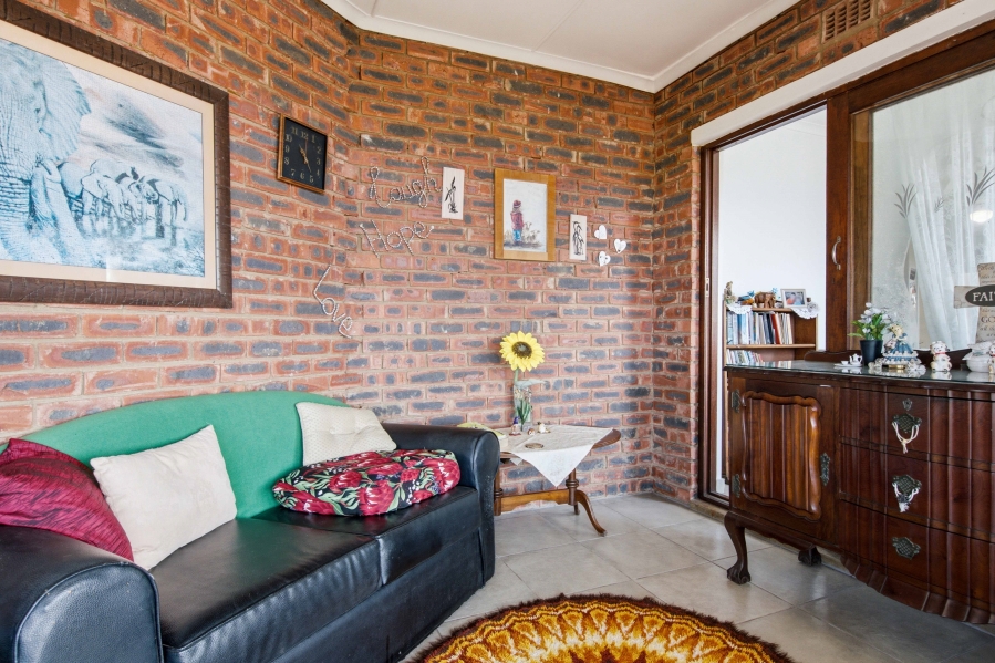 5 Bedroom Property for Sale in Amanzimtoti KwaZulu-Natal