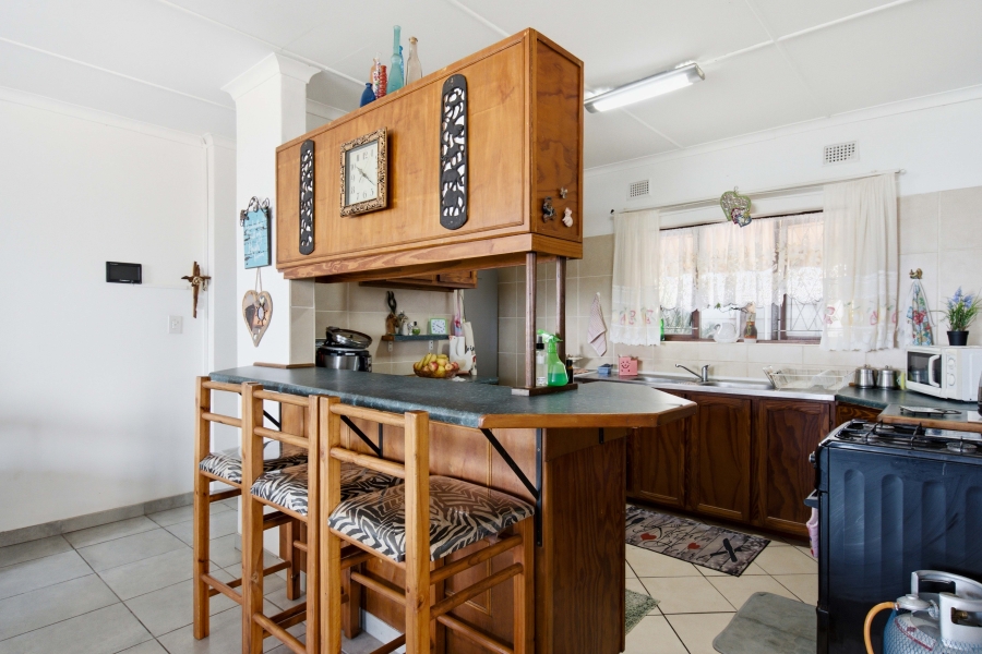 5 Bedroom Property for Sale in Amanzimtoti KwaZulu-Natal