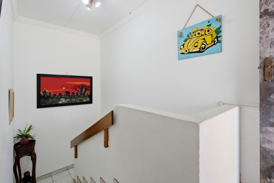 5 Bedroom Property for Sale in Amanzimtoti KwaZulu-Natal