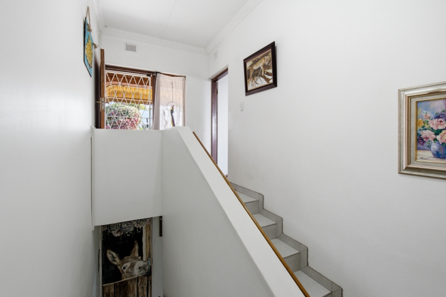 5 Bedroom Property for Sale in Amanzimtoti KwaZulu-Natal