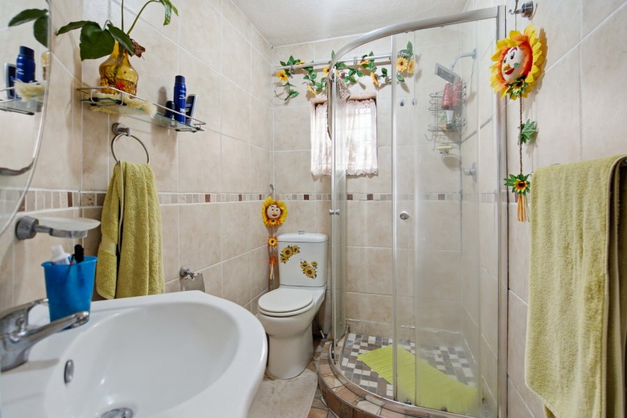 5 Bedroom Property for Sale in Amanzimtoti KwaZulu-Natal