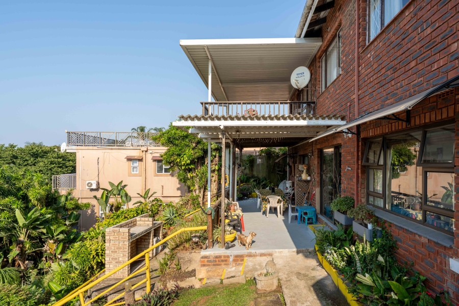 5 Bedroom Property for Sale in Amanzimtoti KwaZulu-Natal