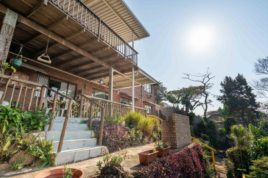 5 Bedroom Property for Sale in Amanzimtoti KwaZulu-Natal