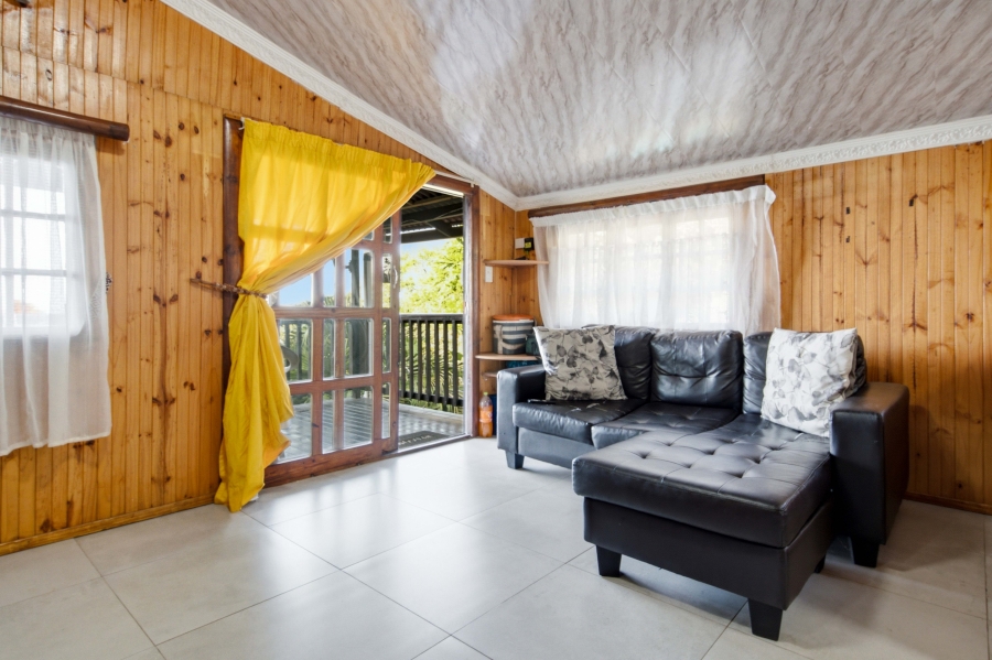 5 Bedroom Property for Sale in Amanzimtoti KwaZulu-Natal