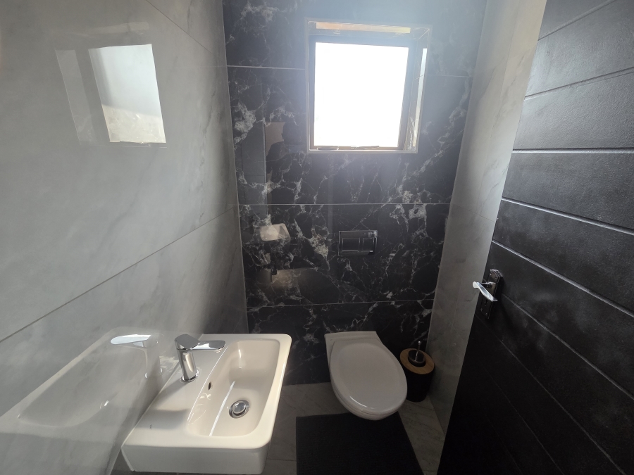 To Let Commercial Property for Rent in Bluff KwaZulu-Natal