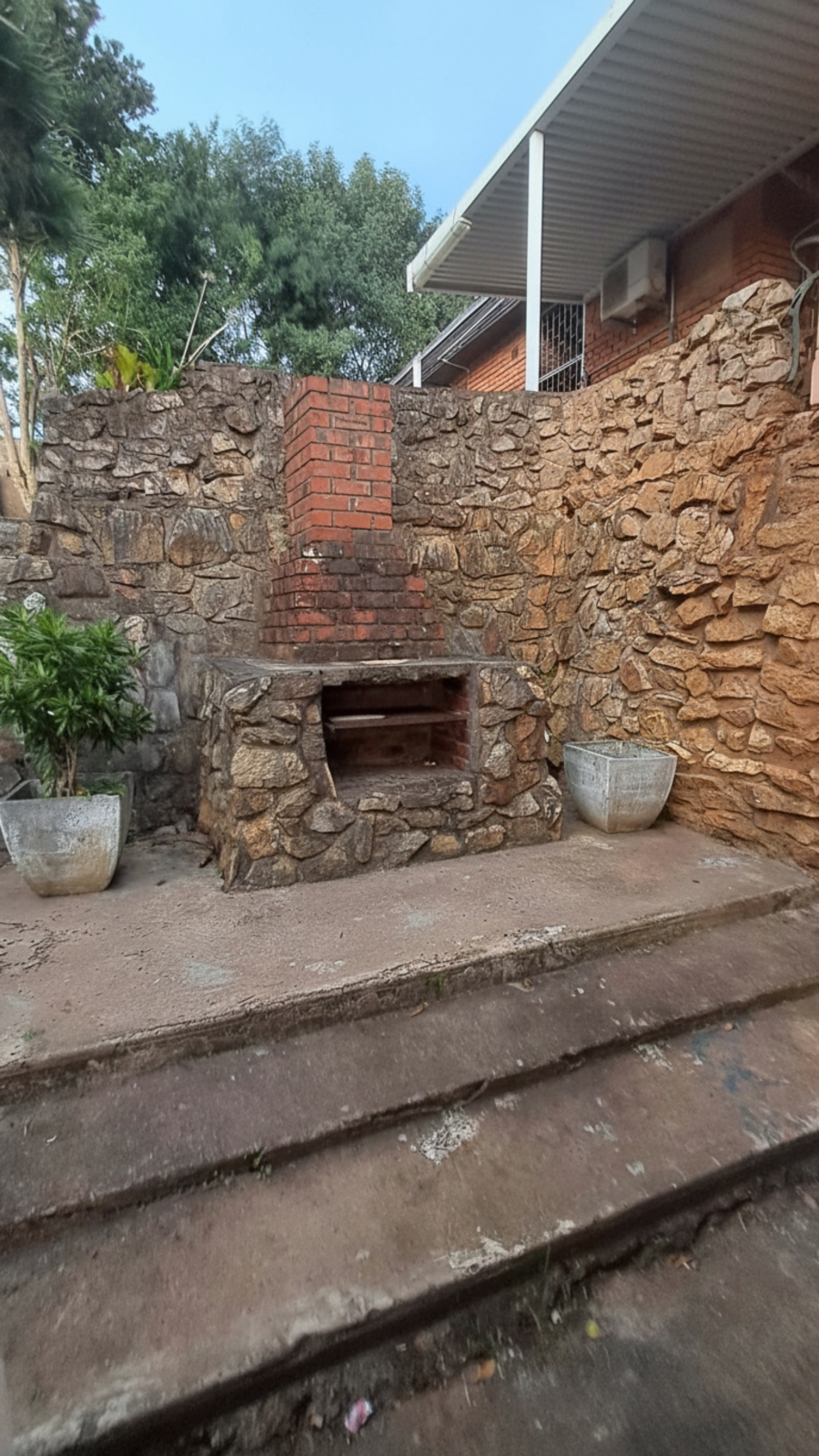 To Let 6 Bedroom Property for Rent in Kildare KwaZulu-Natal