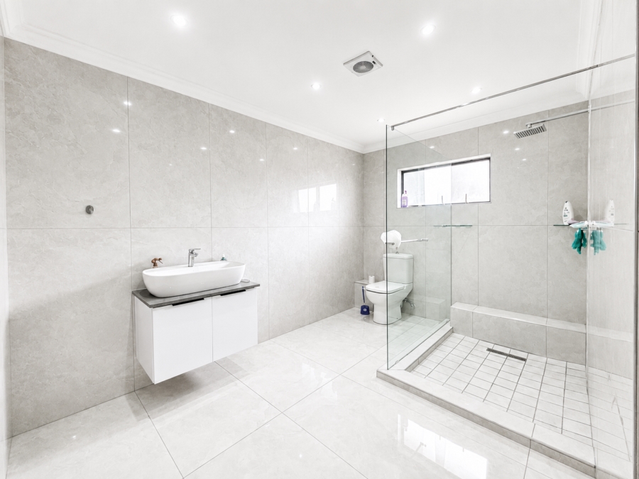 8 Bedroom Property for Sale in Forest Hills KwaZulu-Natal