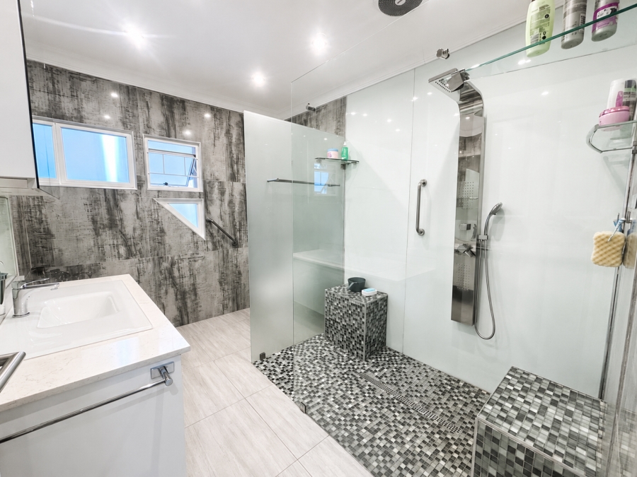 8 Bedroom Property for Sale in Forest Hills KwaZulu-Natal