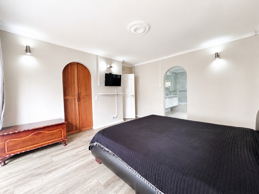 8 Bedroom Property for Sale in Forest Hills KwaZulu-Natal