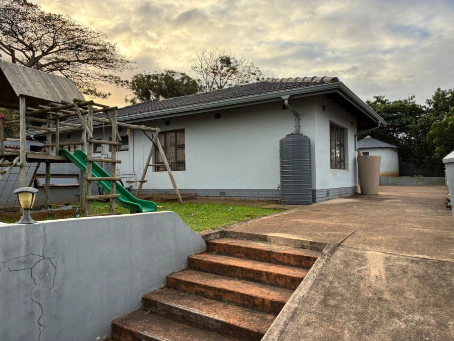 4 Bedroom Property for Sale in Montclair KwaZulu-Natal
