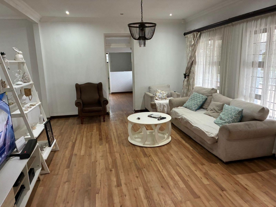 4 Bedroom Property for Sale in Montclair KwaZulu-Natal