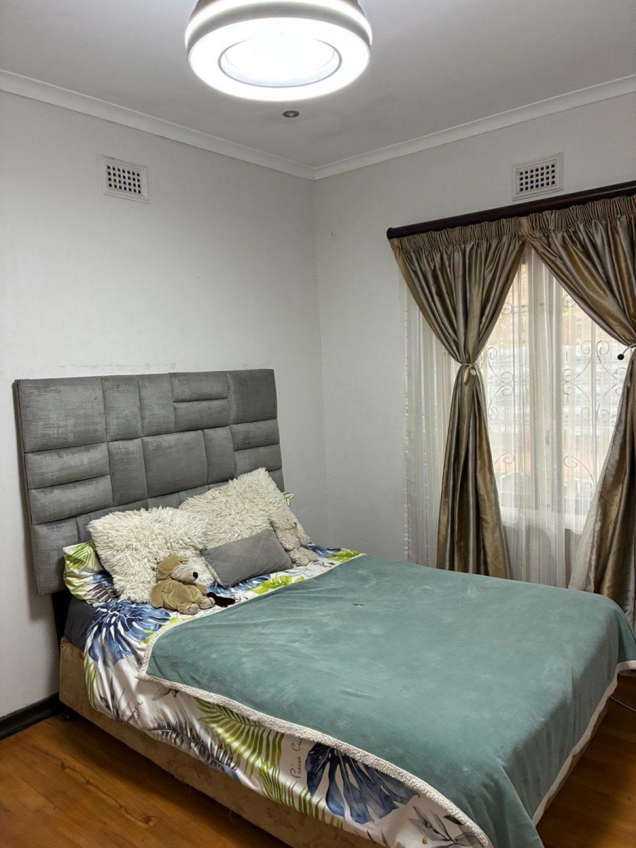 4 Bedroom Property for Sale in Montclair KwaZulu-Natal