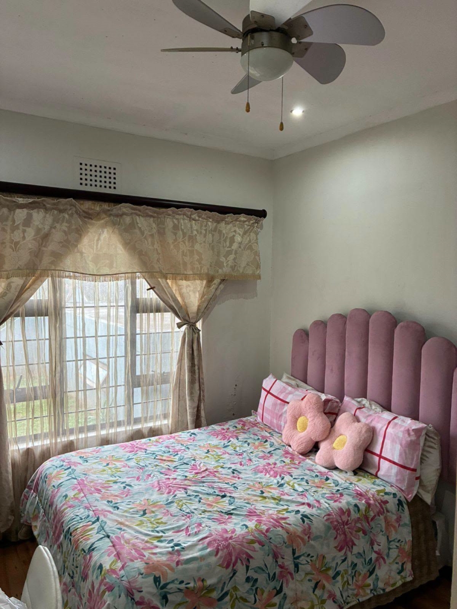 4 Bedroom Property for Sale in Montclair KwaZulu-Natal