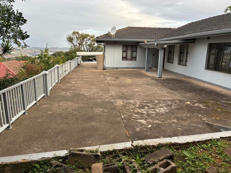 4 Bedroom Property for Sale in Montclair KwaZulu-Natal