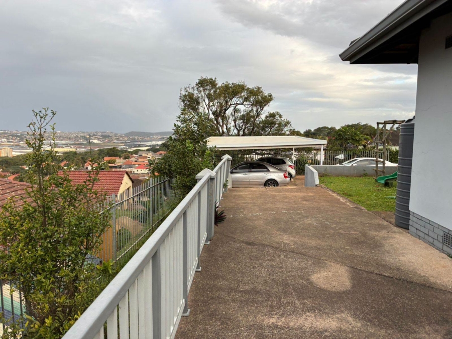 4 Bedroom Property for Sale in Montclair KwaZulu-Natal