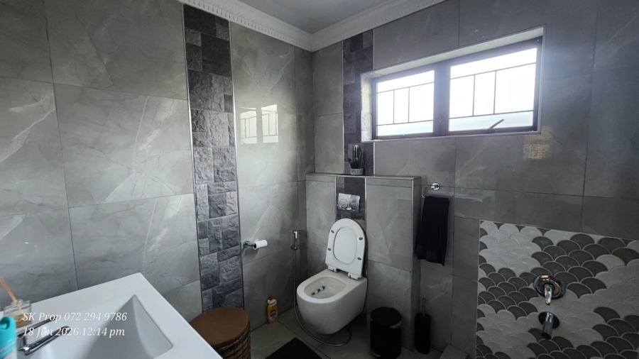 To Let Commercial Property for Rent in Willowton Industrial KwaZulu-Natal