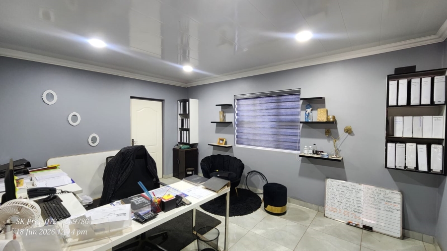 To Let Commercial Property for Rent in Willowton Industrial KwaZulu-Natal