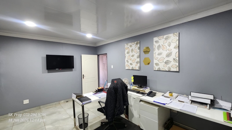 To Let Commercial Property for Rent in Willowton Industrial KwaZulu-Natal