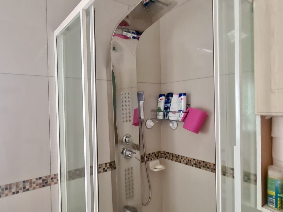 4 Bedroom Property for Sale in Genazzano KwaZulu-Natal