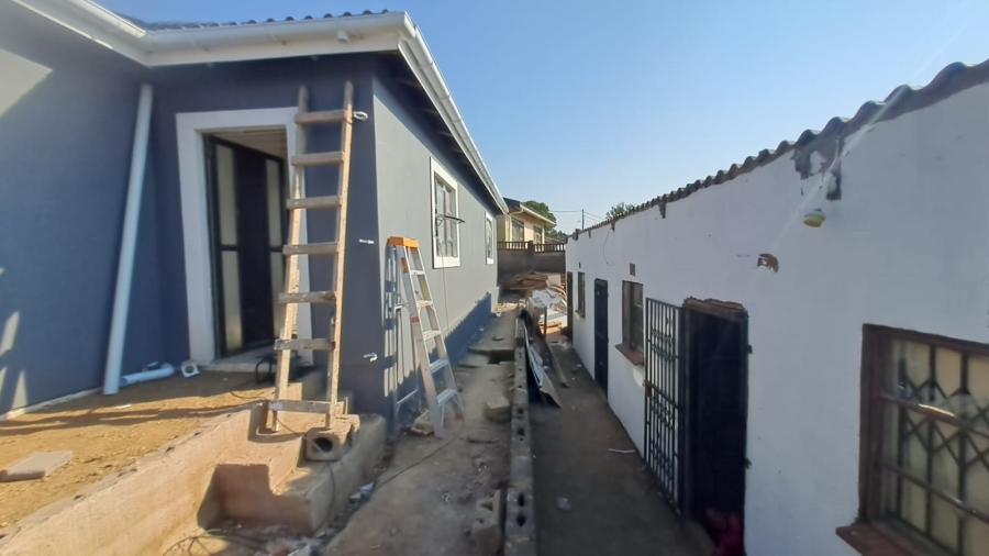 3 Bedroom Property for Sale in Umlazi KwaZulu-Natal