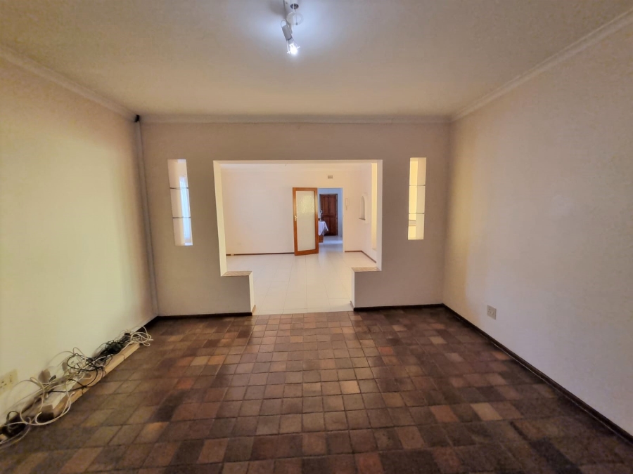 To Let 5 Bedroom Property for Rent in Reservoir Hills KwaZulu-Natal