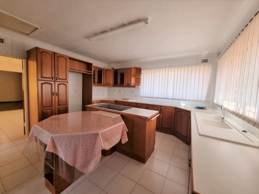 To Let 5 Bedroom Property for Rent in Reservoir Hills KwaZulu-Natal