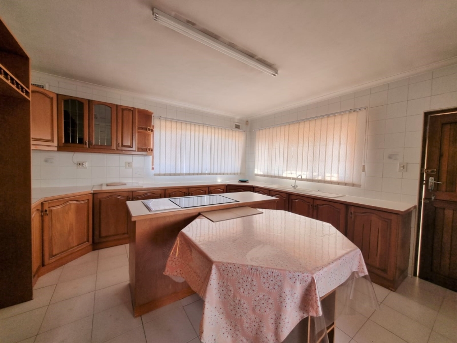 To Let 5 Bedroom Property for Rent in Reservoir Hills KwaZulu-Natal