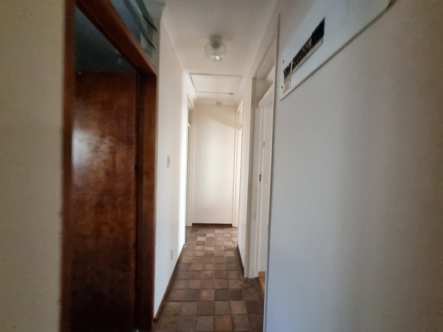 To Let 5 Bedroom Property for Rent in Reservoir Hills KwaZulu-Natal