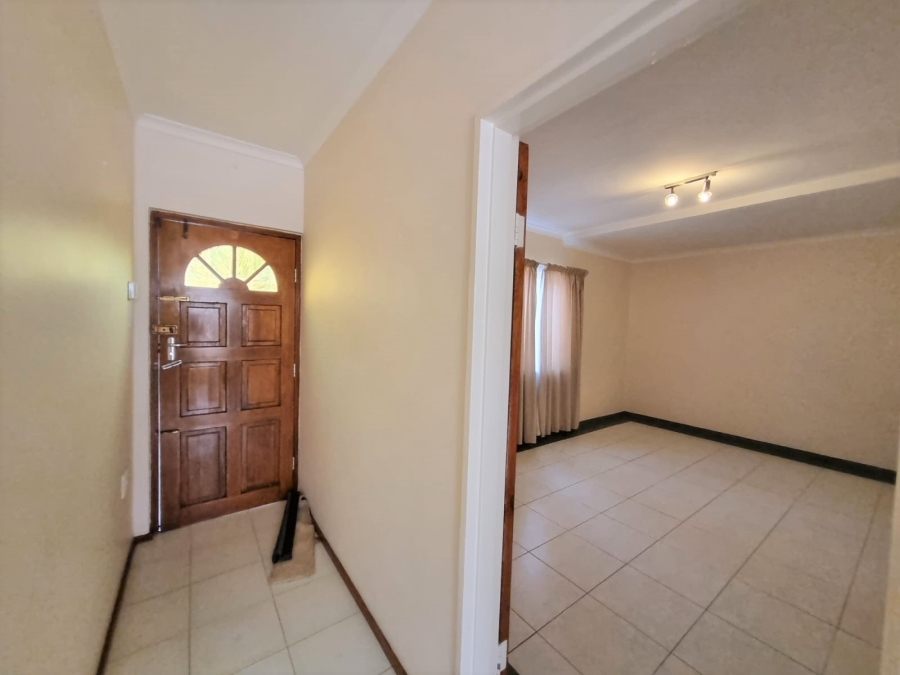 To Let 5 Bedroom Property for Rent in Reservoir Hills KwaZulu-Natal