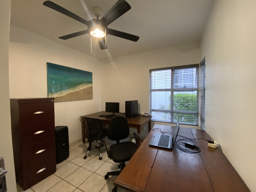 To Let 3 Bedroom Property for Rent in Beverley Hills KwaZulu-Natal