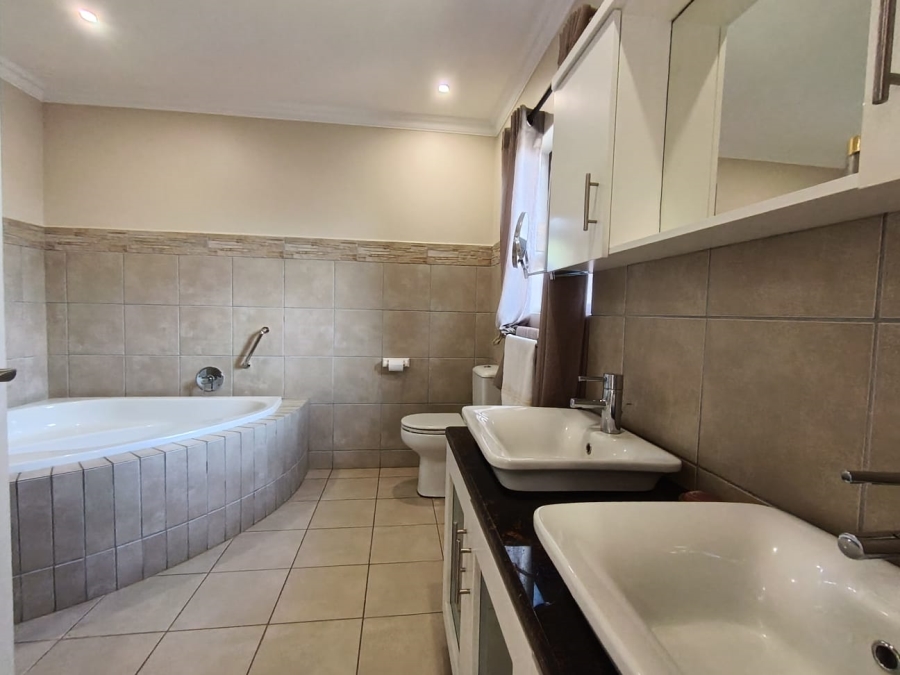 4 Bedroom Property for Sale in Port Zimbali KwaZulu-Natal