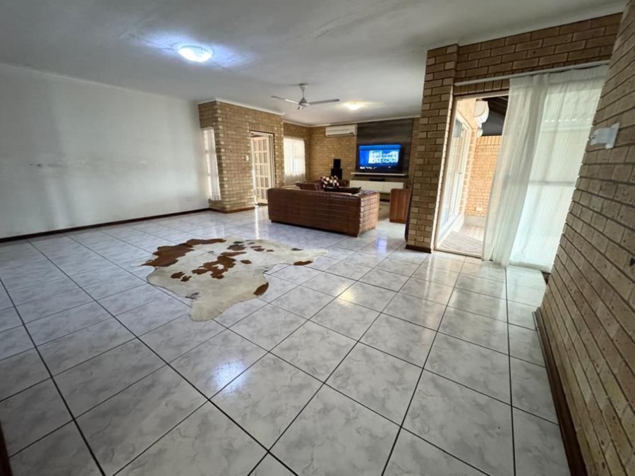 3 Bedroom Property for Sale in Meer En See KwaZulu-Natal