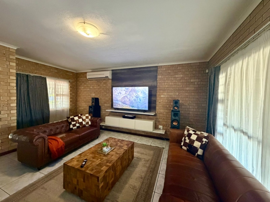 3 Bedroom Property for Sale in Meer En See KwaZulu-Natal