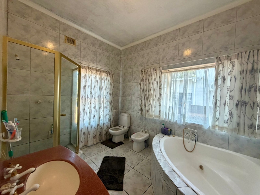 3 Bedroom Property for Sale in Meer En See KwaZulu-Natal