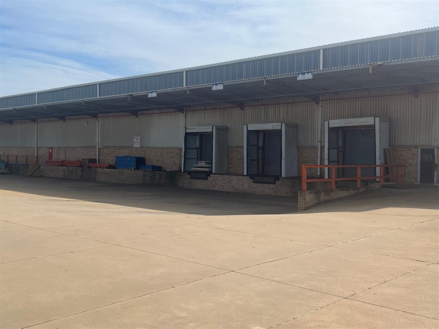 To Let Commercial Property for Rent in La Mercy KwaZulu-Natal