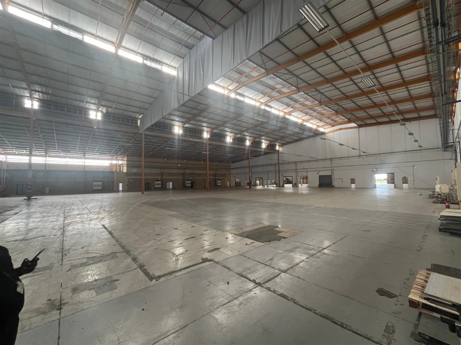 To Let Commercial Property for Rent in La Mercy KwaZulu-Natal