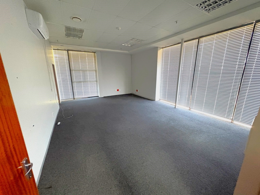 To Let Commercial Property for Rent in La Mercy KwaZulu-Natal