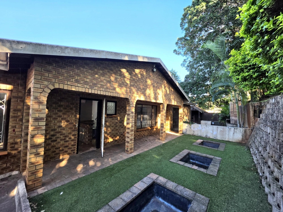 To Let 5 Bedroom Property for Rent in Yellowwood Park KwaZulu-Natal