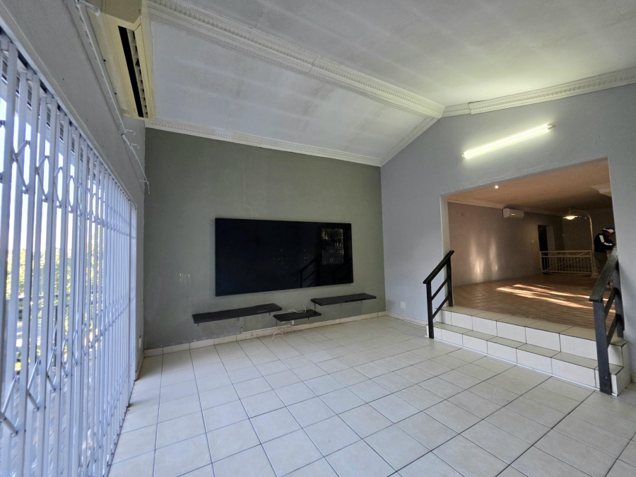To Let 5 Bedroom Property for Rent in Yellowwood Park KwaZulu-Natal