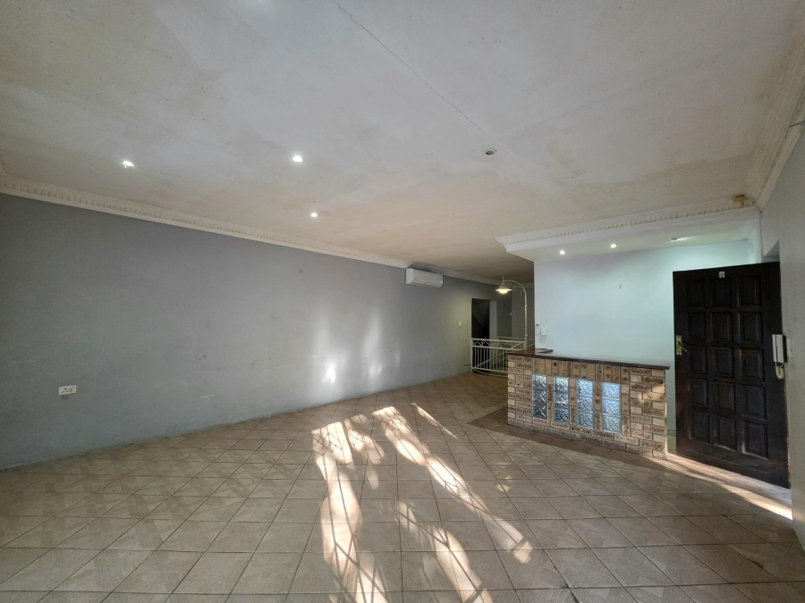 To Let 5 Bedroom Property for Rent in Yellowwood Park KwaZulu-Natal