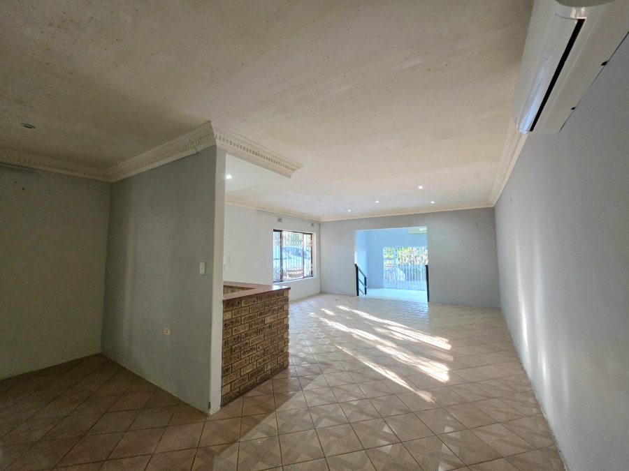 To Let 5 Bedroom Property for Rent in Yellowwood Park KwaZulu-Natal