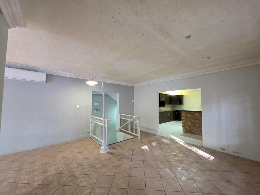 To Let 5 Bedroom Property for Rent in Yellowwood Park KwaZulu-Natal