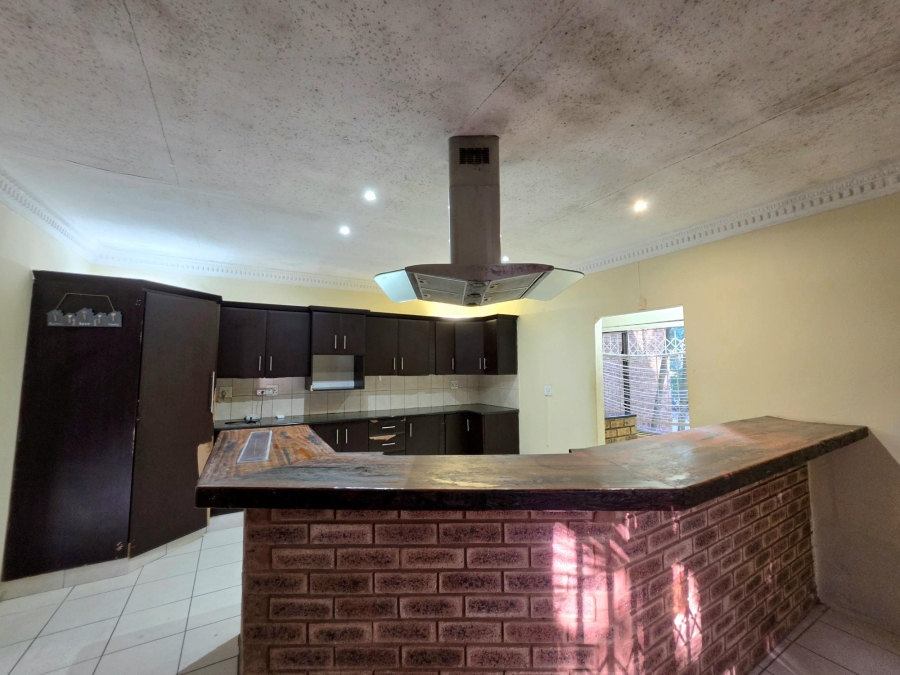 To Let 5 Bedroom Property for Rent in Yellowwood Park KwaZulu-Natal