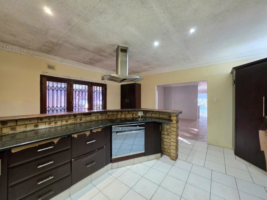 To Let 5 Bedroom Property for Rent in Yellowwood Park KwaZulu-Natal